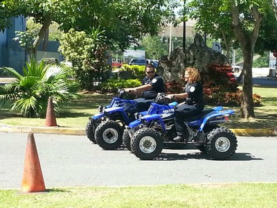 Vigilantes reciben vehículos campo traviesa